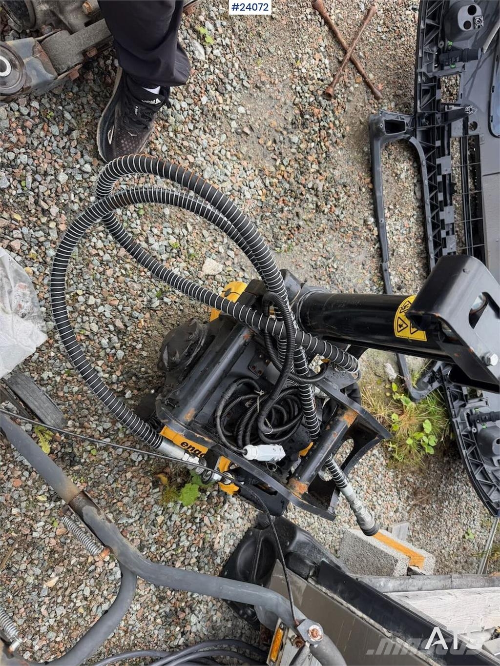 Engcon EC206B rototilt w/ Levers and cables. - S40 mount Строителство - Други