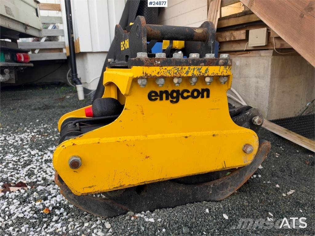 Engcon TG25HD Grapple with S40 hitch. Andre komponenter