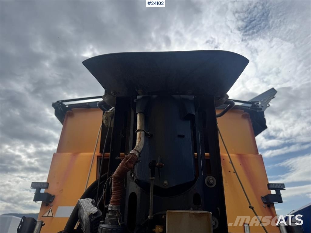Epoke SH4902 Salt Spreader Transportation - Others