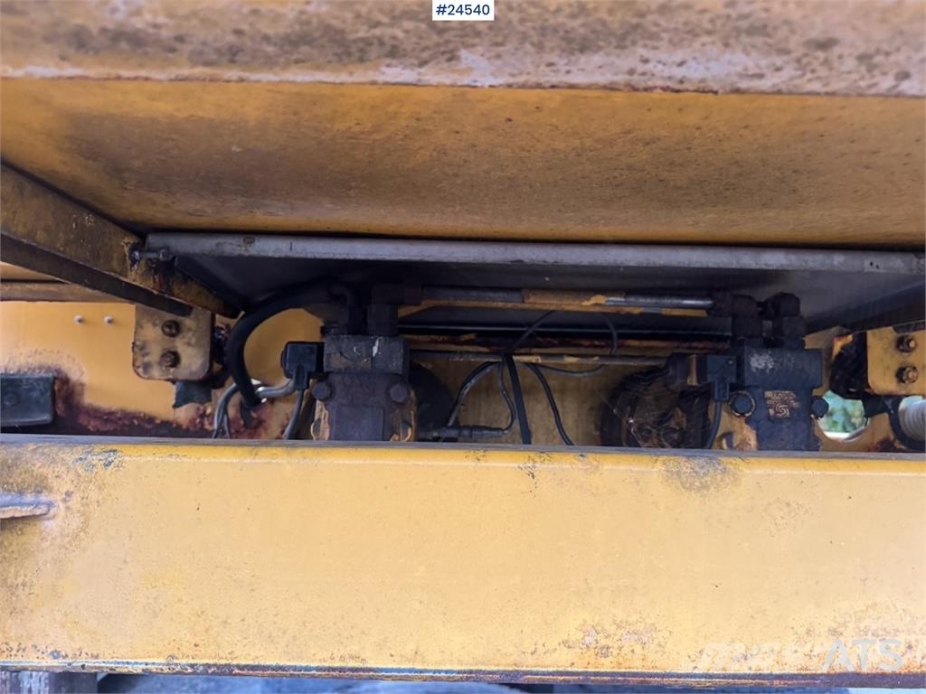 Falköping CLC-427 salt spreader – needs repair Wijngaardspuiten