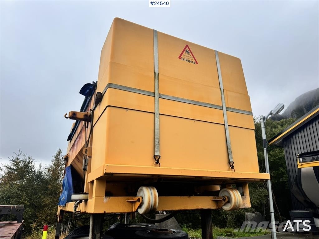 Falköping CLC-427 salt spreader – needs repair Wijngaardspuiten