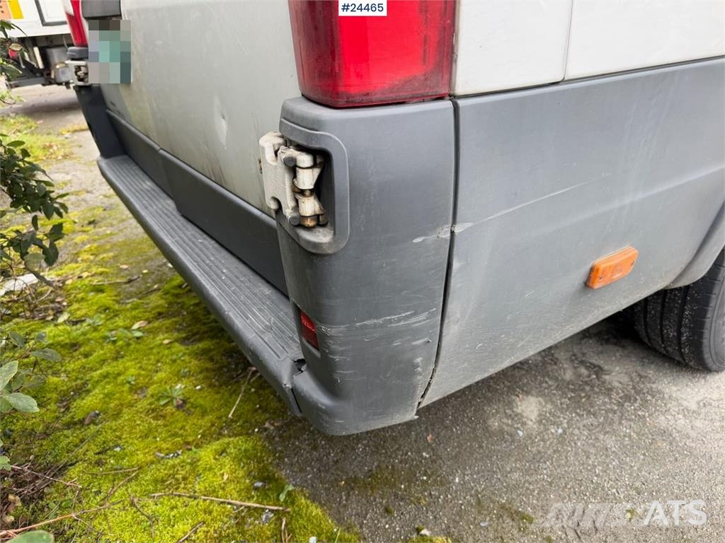Fiat Ducato 4x2 refrigerated/frozen vehicle with engine شاحنة مقفلة