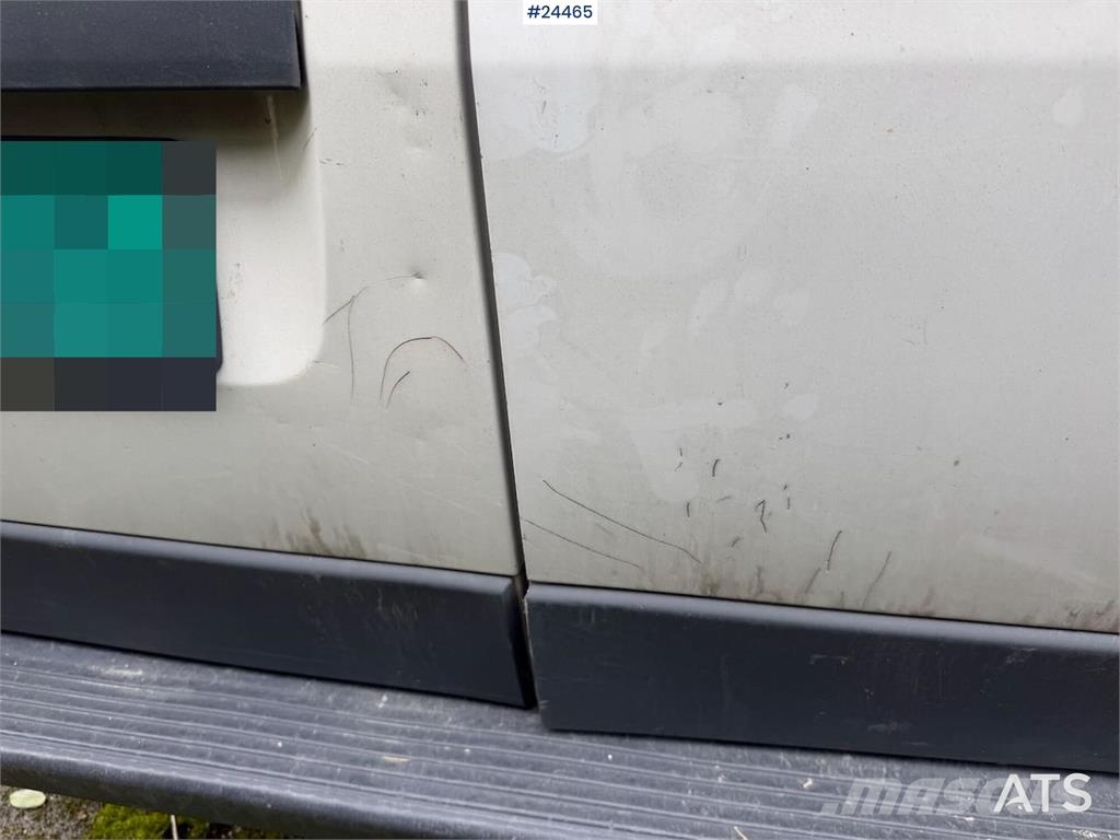 Fiat Ducato 4x2 refrigerated/frozen vehicle with engine شاحنة مقفلة