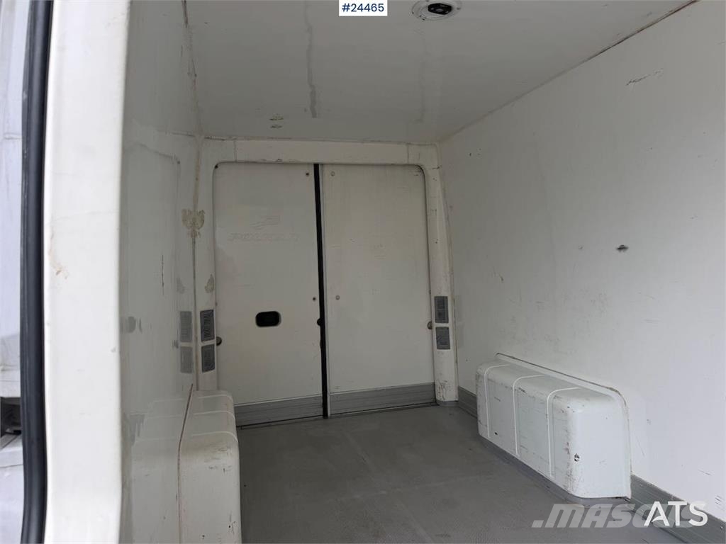 Fiat Ducato 4x2 refrigerated/frozen vehicle with engine شاحنة مقفلة