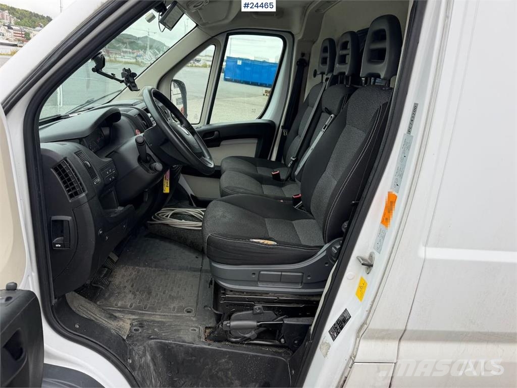 Fiat Ducato 4x2 refrigerated/frozen vehicle with engine شاحنة مقفلة