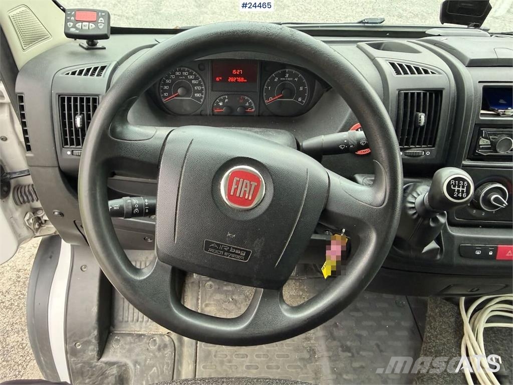 Fiat Ducato 4x2 refrigerated/frozen vehicle with engine شاحنة مقفلة