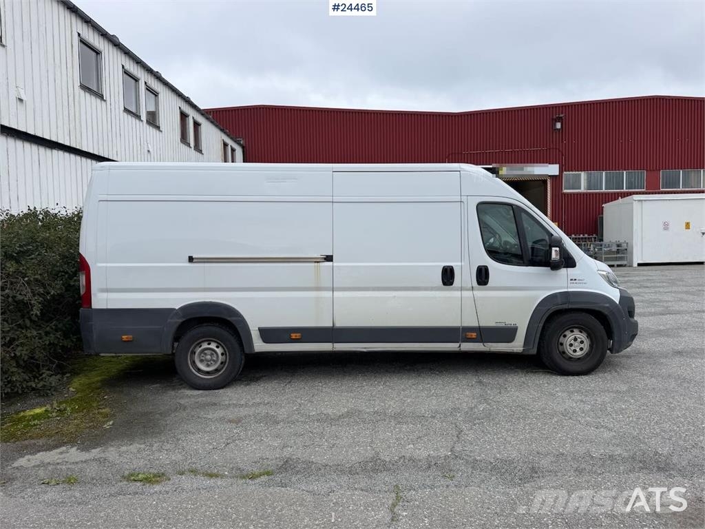 Fiat Ducato 4x2 refrigerated/frozen vehicle with engine شاحنة مقفلة