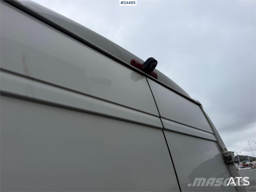 Fiat Ducato 4x2 refrigerated/frozen vehicle with engine شاحنة مقفلة