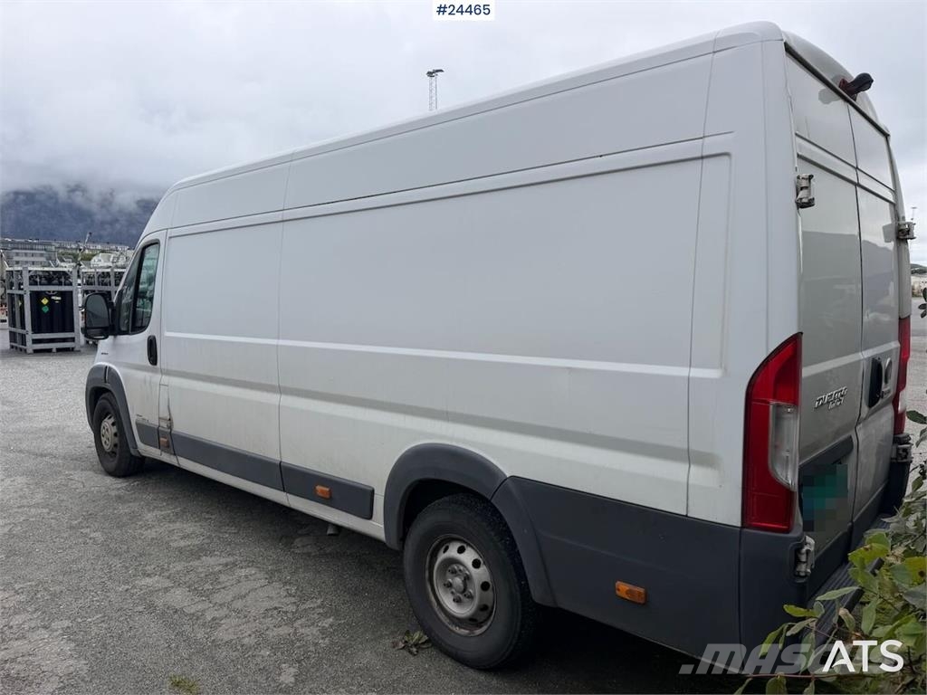 Fiat Ducato 4x2 refrigerated/frozen vehicle with engine شاحنة مقفلة