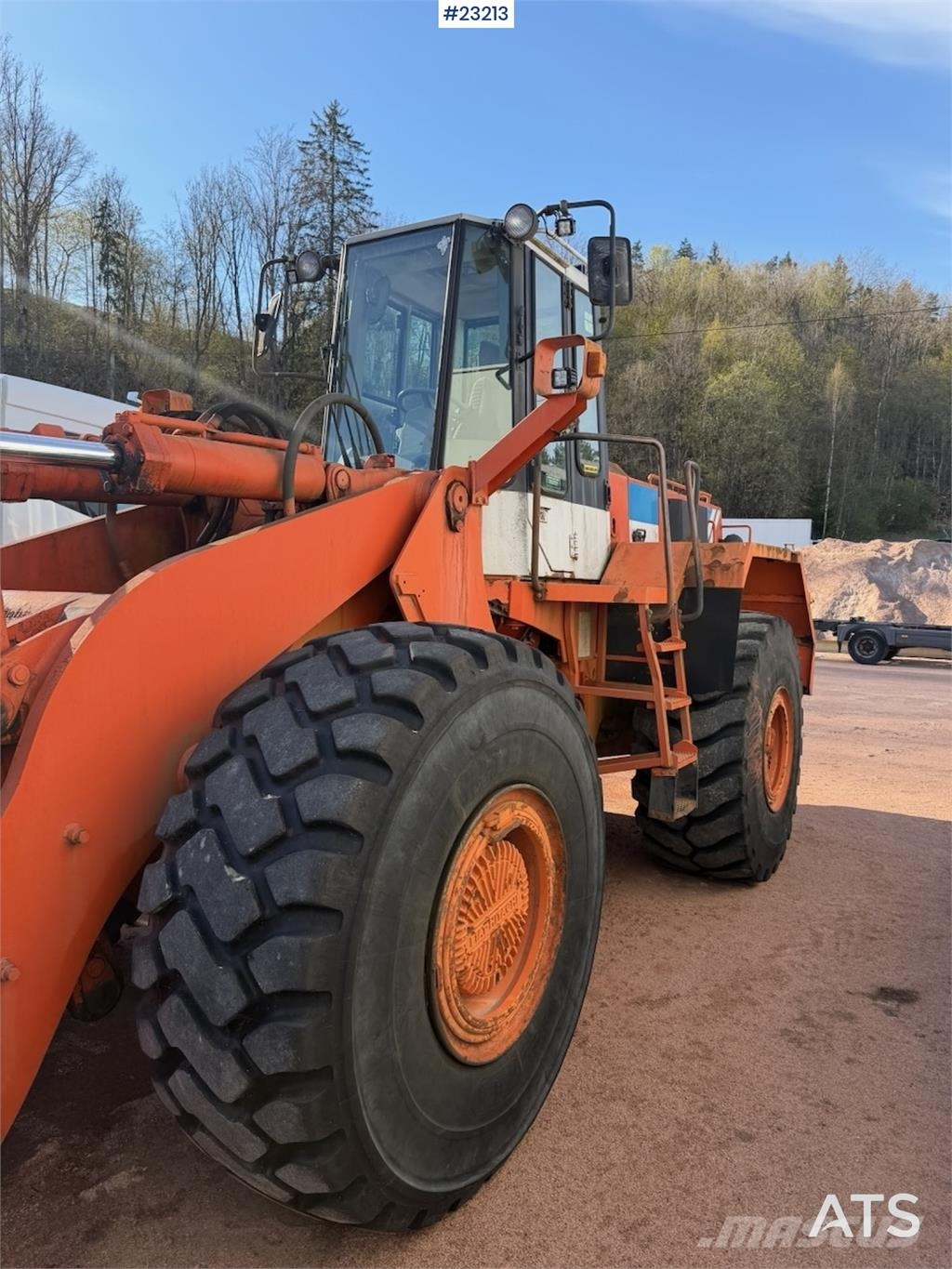 Fiat-Hitachi wheel loader with bucket Wielladers
