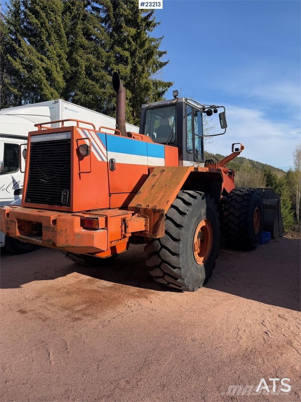 Fiat-Hitachi wheel loader with bucket Wielladers
