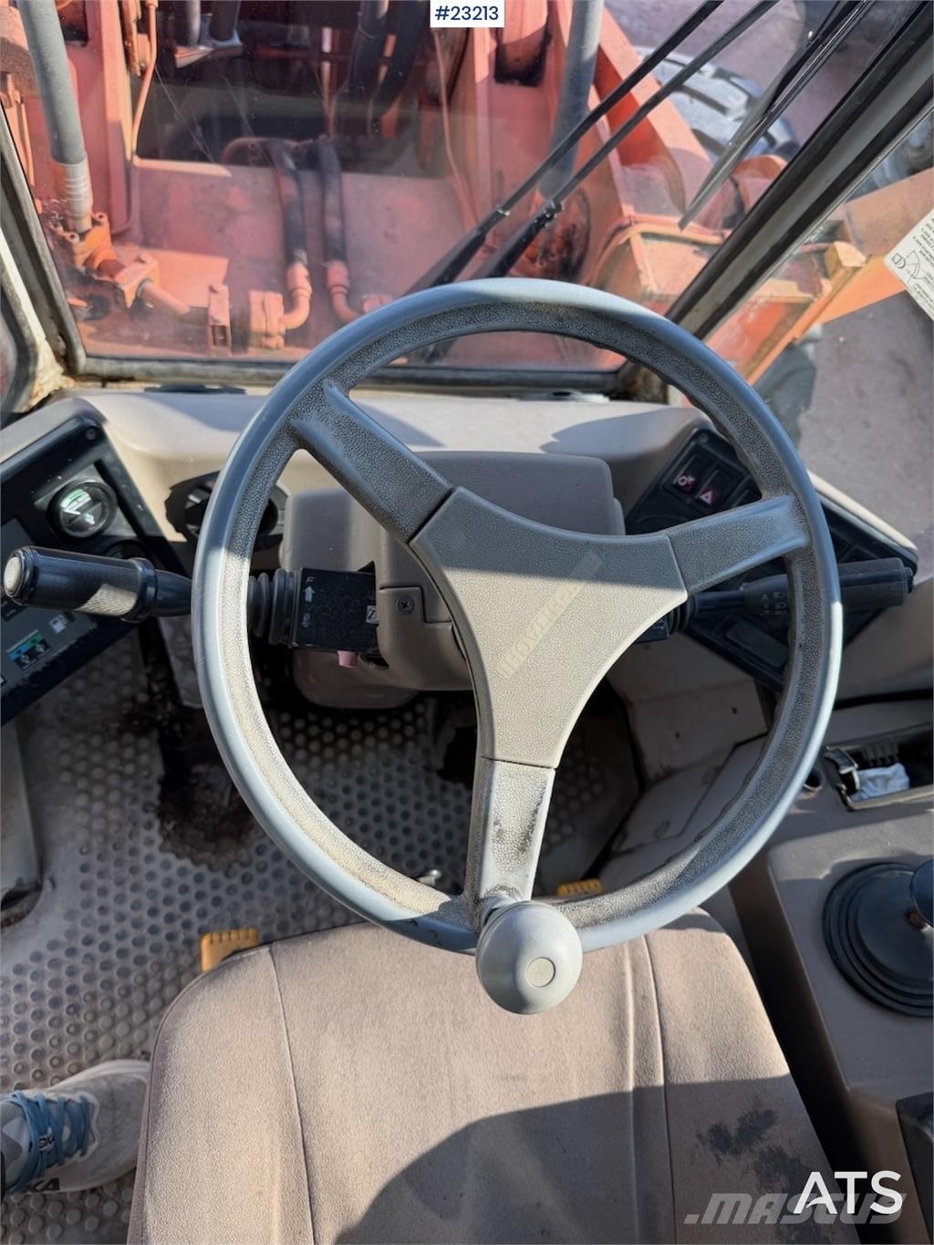 Fiat-Hitachi wheel loader with bucket Wielladers