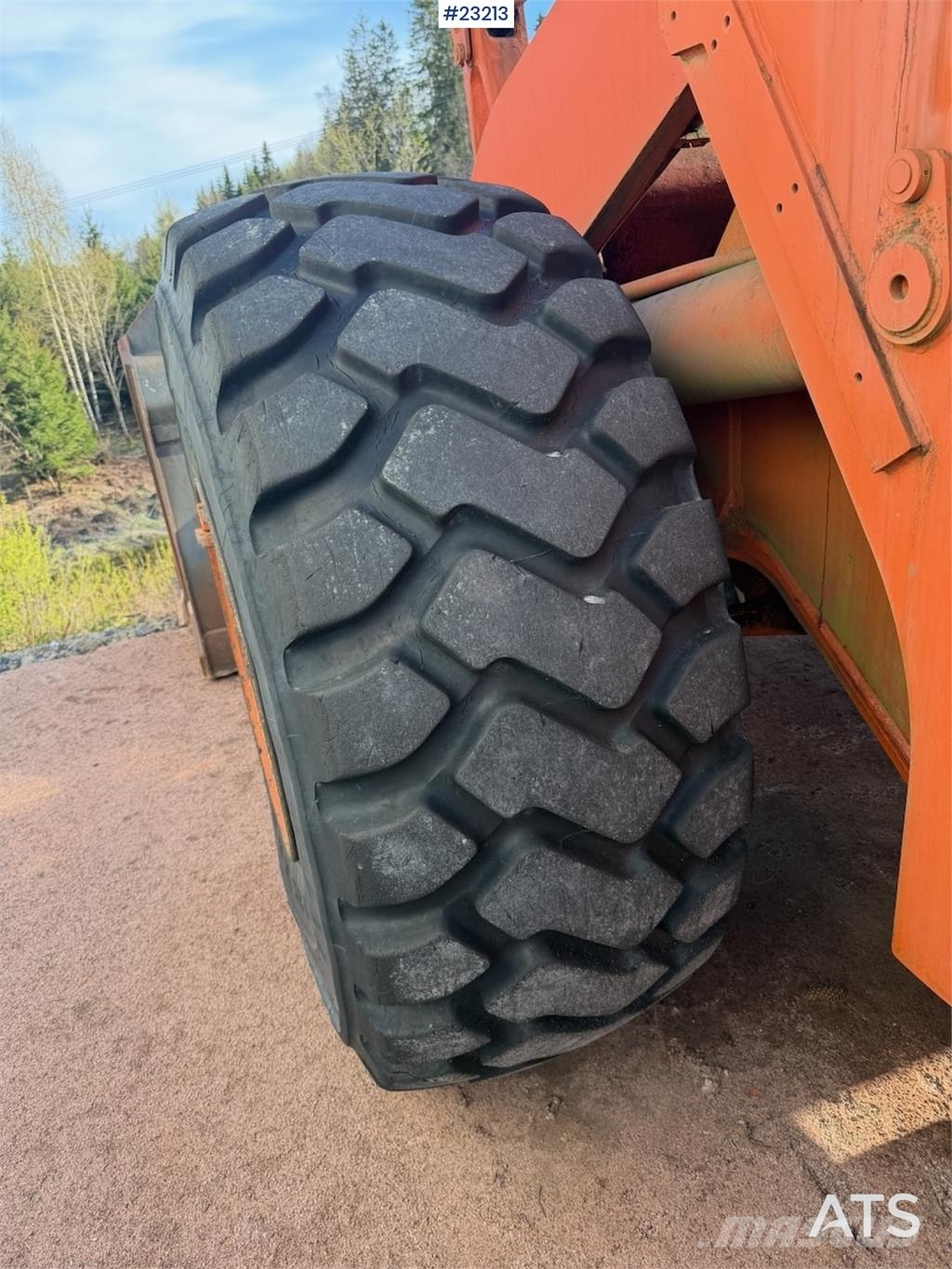 Fiat-Hitachi wheel loader with bucket Wielladers