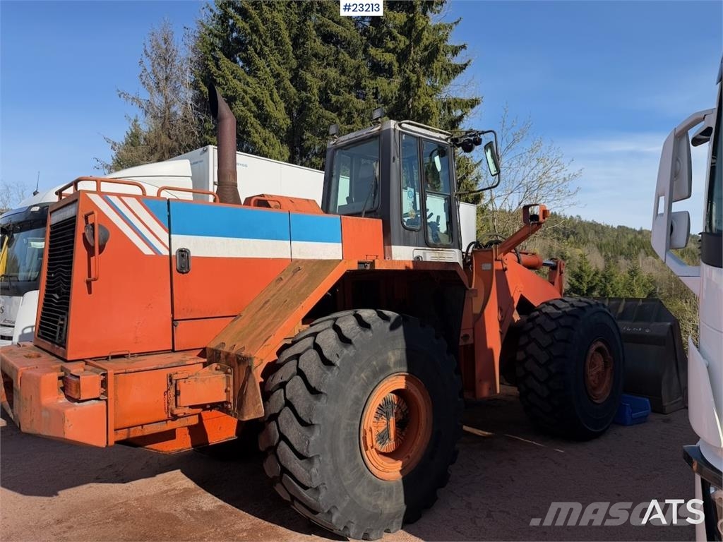 Fiat-Hitachi wheel loader with bucket Wielladers