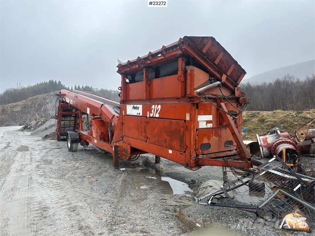 Finlay 312 C screener w/ tiller and small timer Sõelad