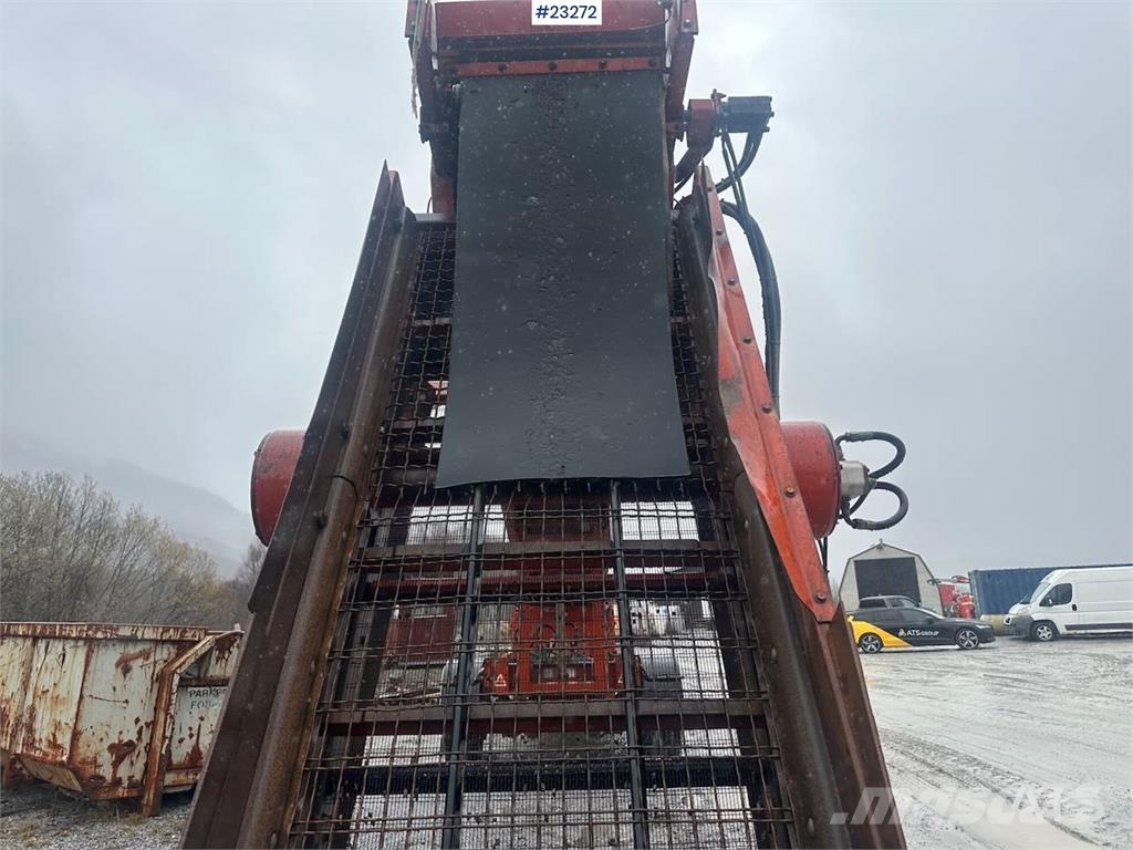 Finlay 312 C screener w/ tiller and small timer Sõelad