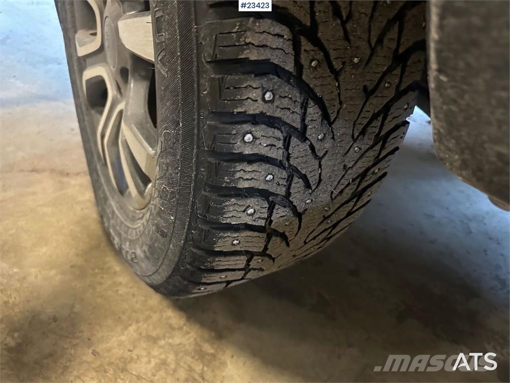 Ford Ranger 4x4 w/ two sets of tires Auto's