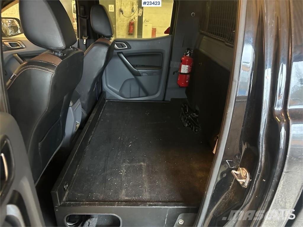 Ford Ranger 4x4 w/ two sets of tires Auto's