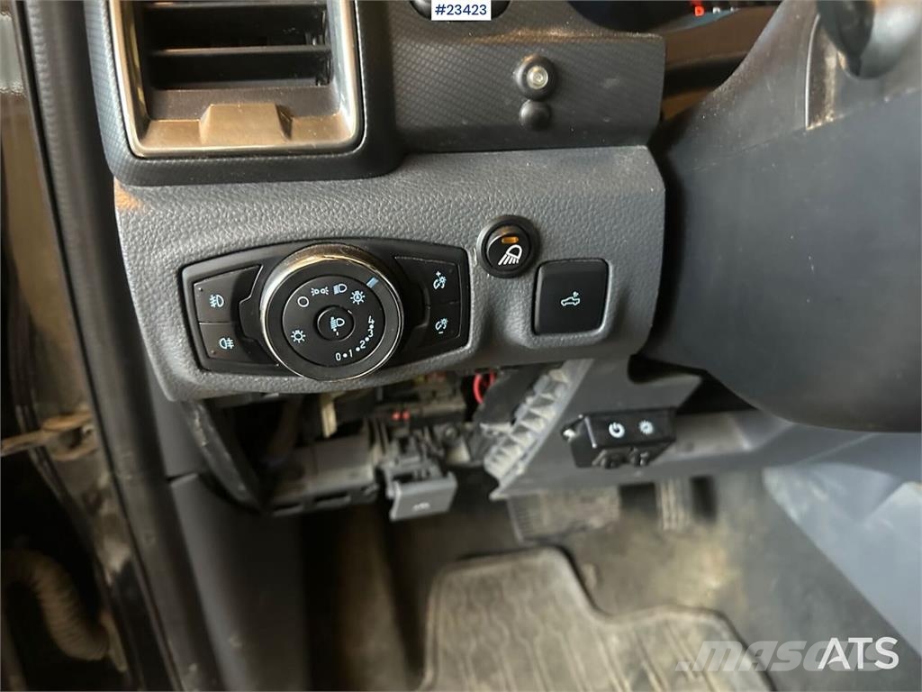 Ford Ranger 4x4 w/ two sets of tires Auto's