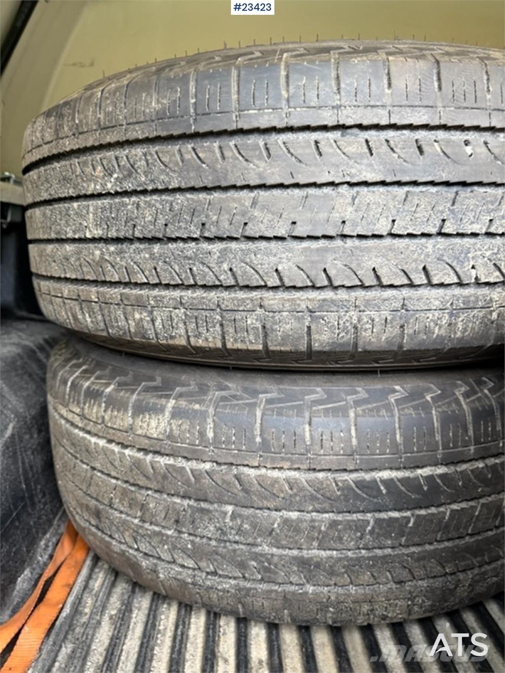 Ford Ranger 4x4 w/ two sets of tires سيارات