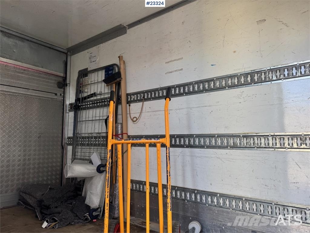 Ford Transit 8-pallet box truck – repair object Preču pārvadāšanas furgoni