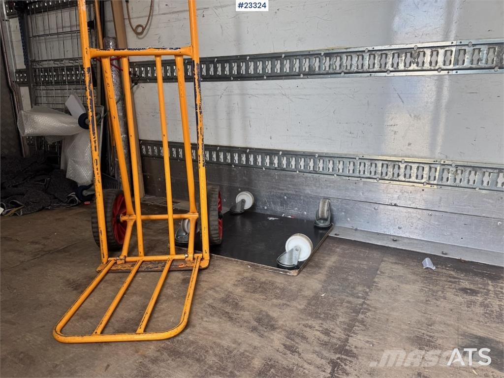 Ford Transit 8-pallet box truck – repair object Preču pārvadāšanas furgoni