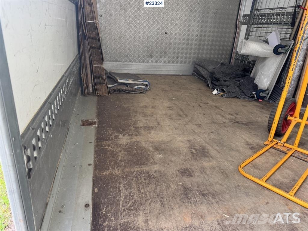 Ford Transit 8-pallet box truck – repair object Preču pārvadāšanas furgoni