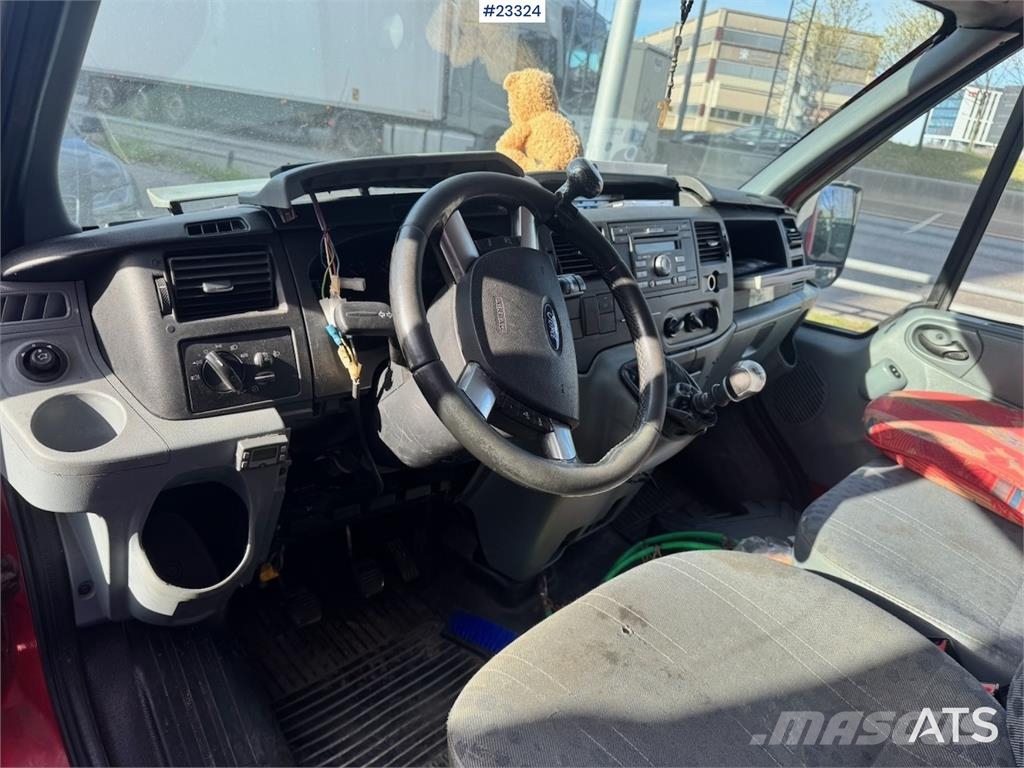 Ford Transit 8-pallet box truck – repair object Preču pārvadāšanas furgoni