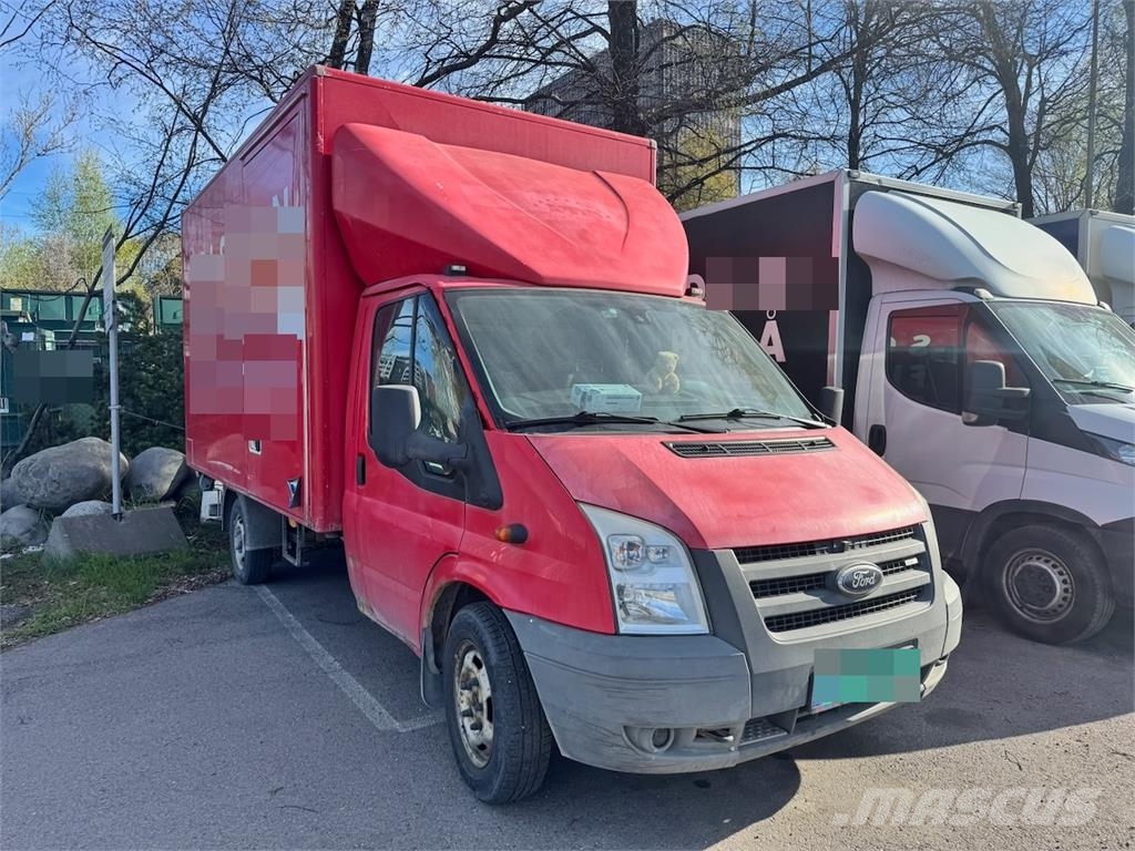 Ford Transit 8-pallet box truck – repair object Preču pārvadāšanas furgoni