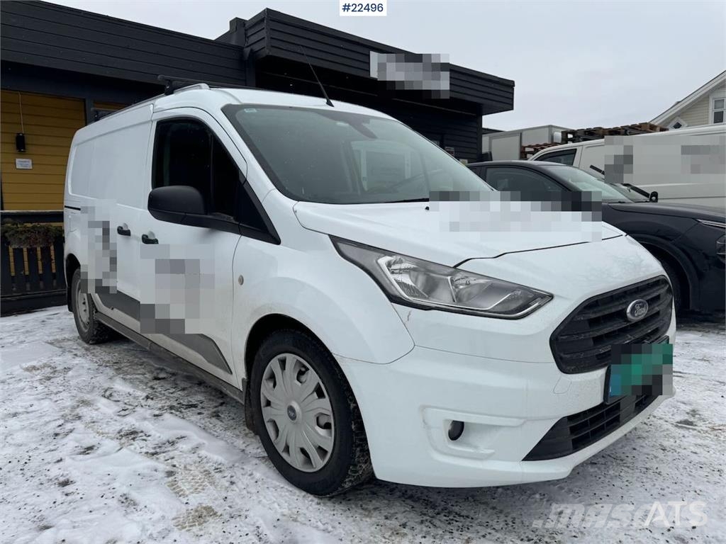 Ford Transit Connect panel van شاحنة مقفلة