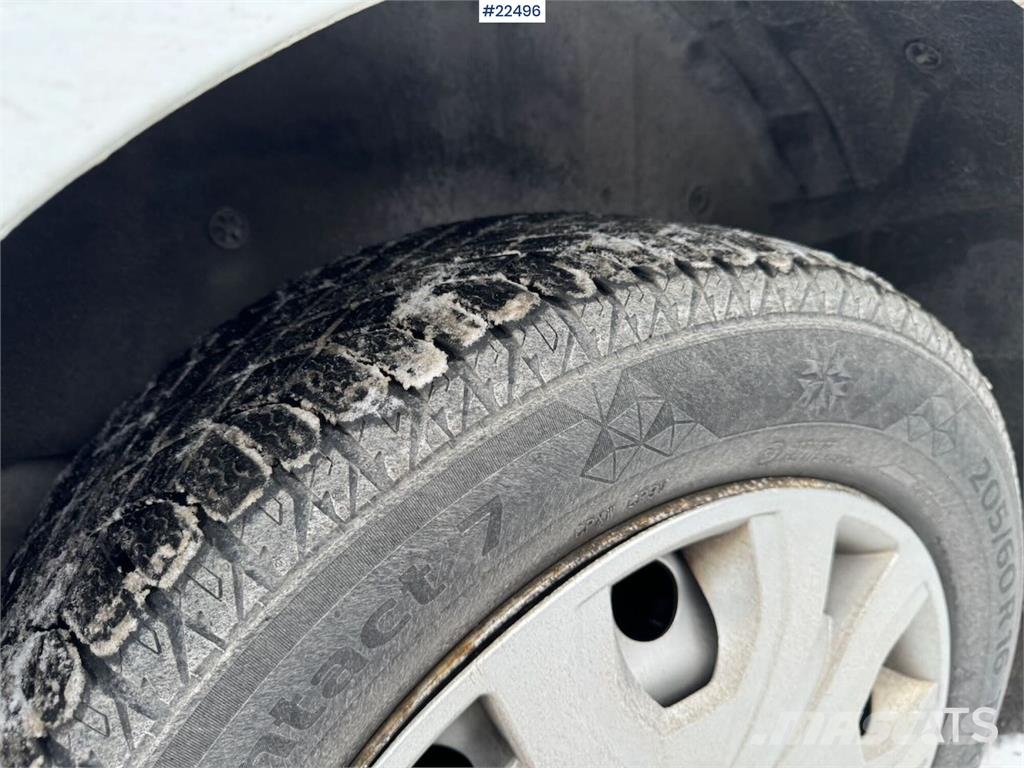 Ford Transit Connect panel van شاحنة مقفلة
