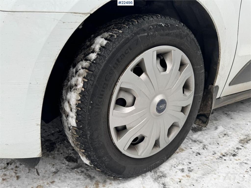 Ford Transit Connect panel van شاحنة مقفلة
