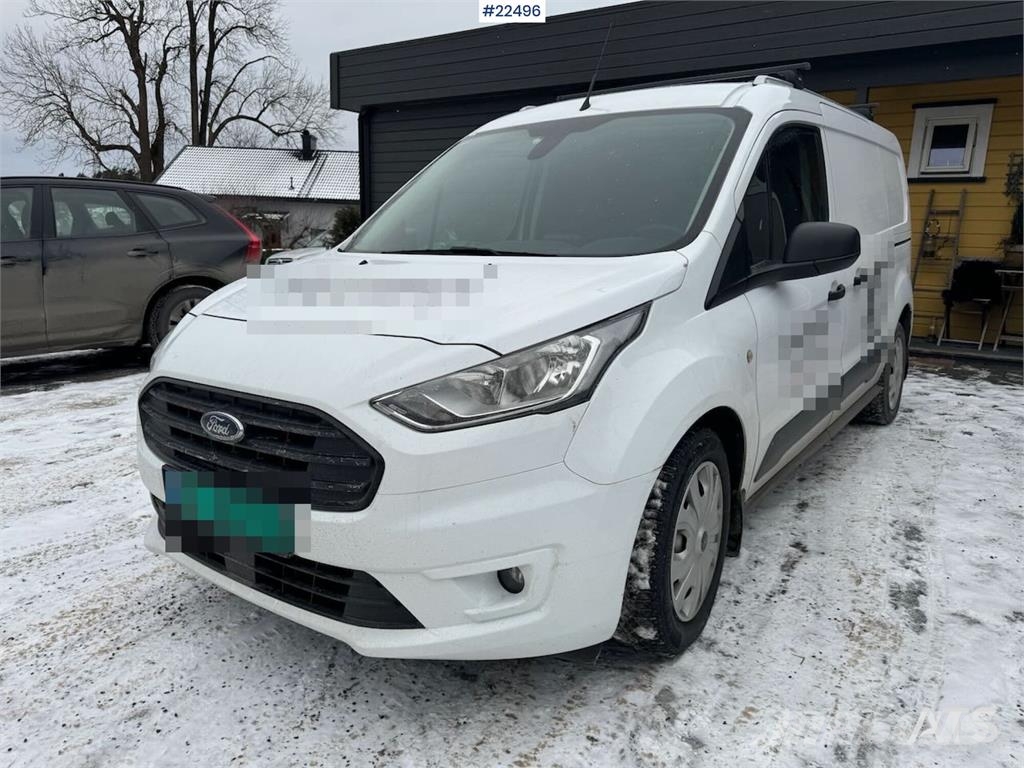 Ford Transit Connect panel van شاحنة مقفلة
