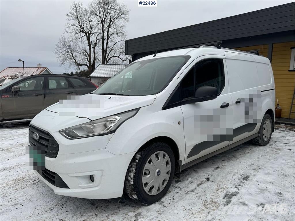 Ford Transit Connect panel van شاحنة مقفلة
