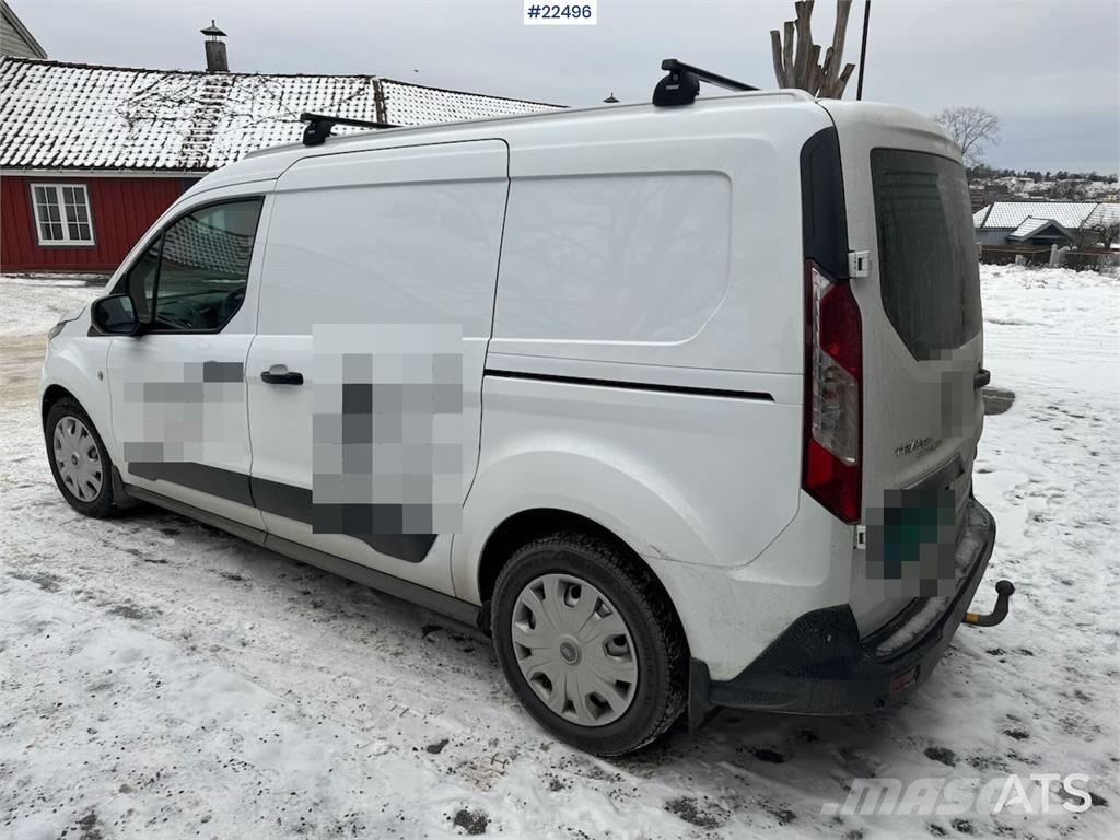 Ford Transit Connect panel van شاحنة مقفلة
