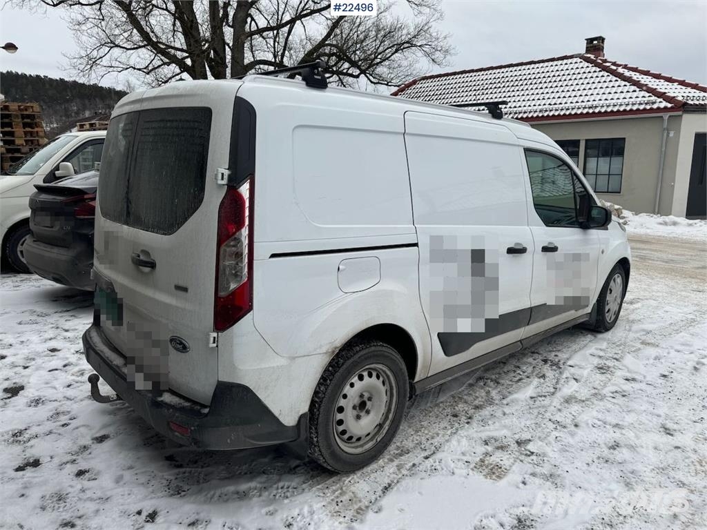 Ford Transit Connect panel van شاحنة مقفلة
