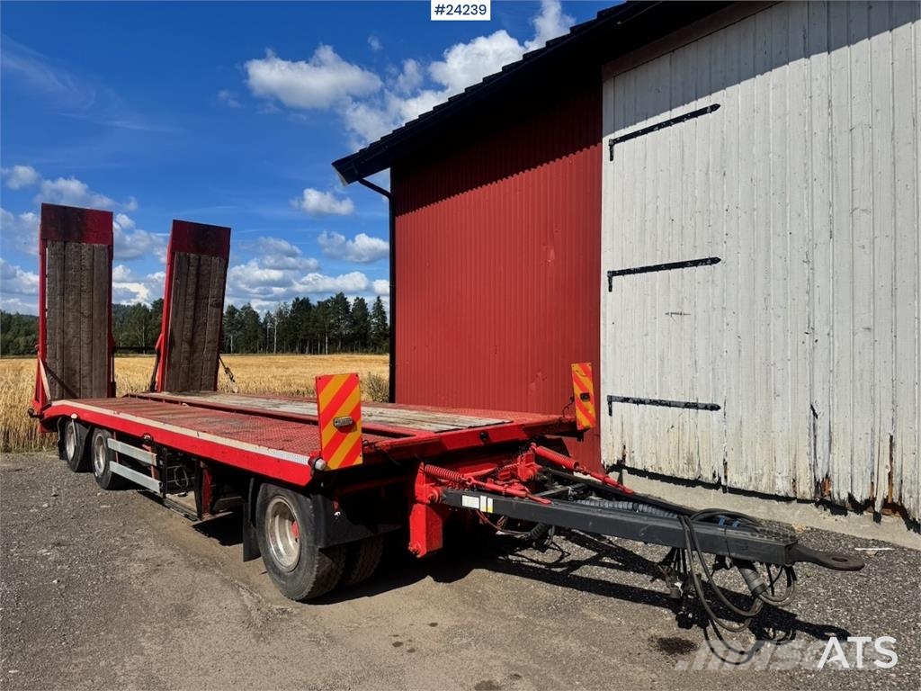 Forss-Parator Machine Trailer with Hydraulic Ramps لوادر منخفضة