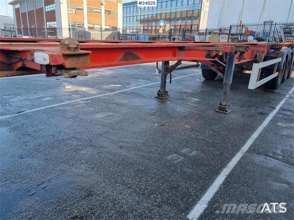 Fruehauf Container chassis for 20- and 40-Foot Containers Rimorchi portacontainer