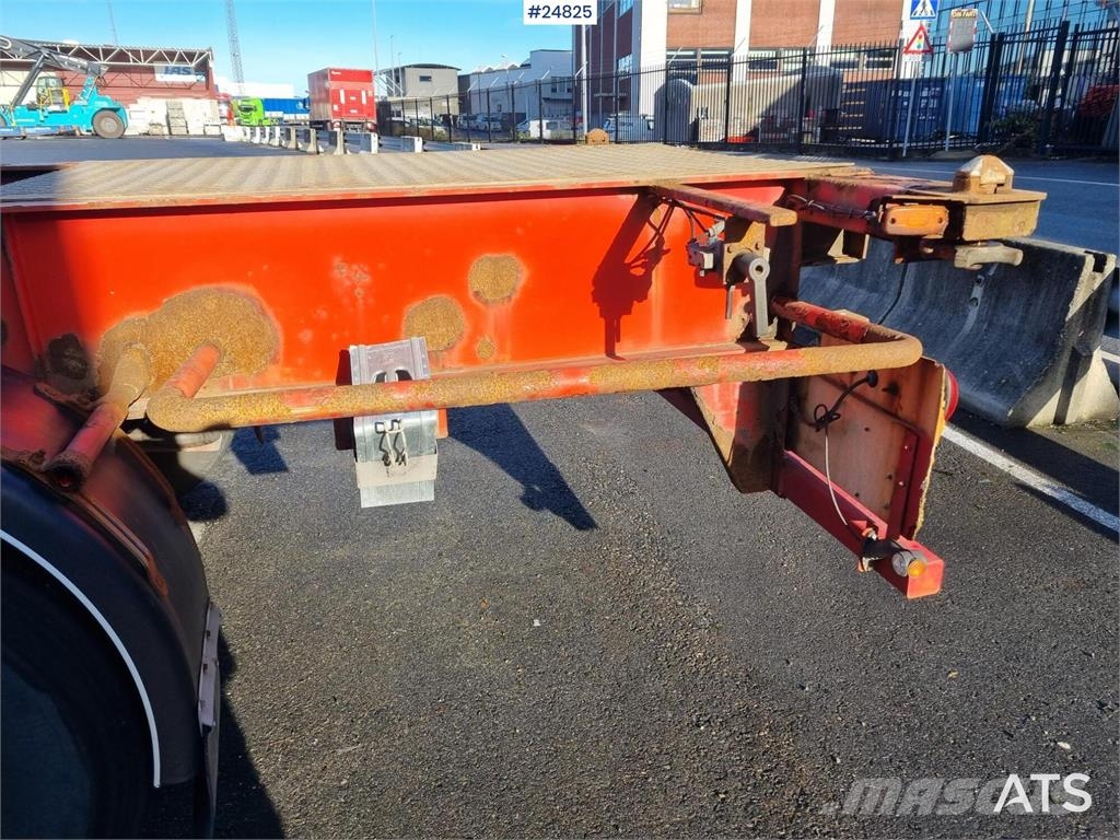 Fruehauf Container chassis for 20- and 40-Foot Containers Rimorchi portacontainer