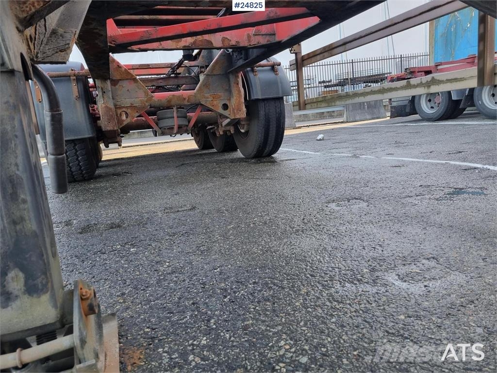 Fruehauf Container chassis for 20- and 40-Foot Containers Rimorchi portacontainer