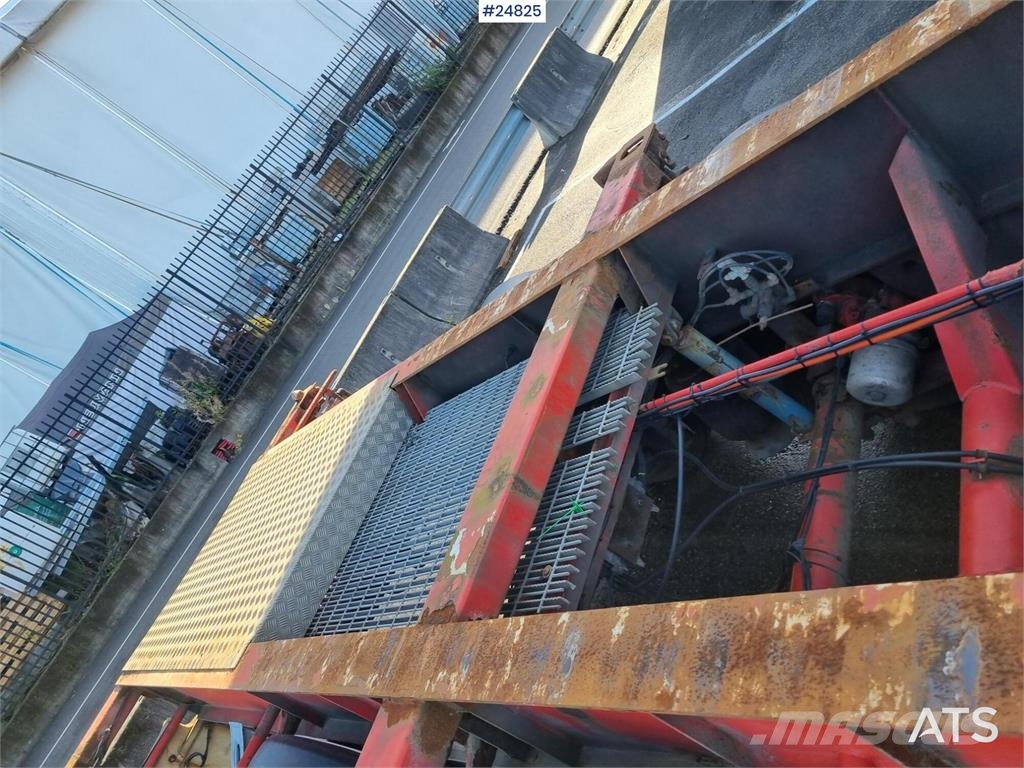 Fruehauf Container chassis for 20- and 40-Foot Containers Rimorchi portacontainer