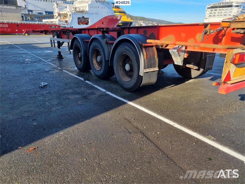 Fruehauf Container chassis for 20- and 40-Foot Containers Rimorchi portacontainer