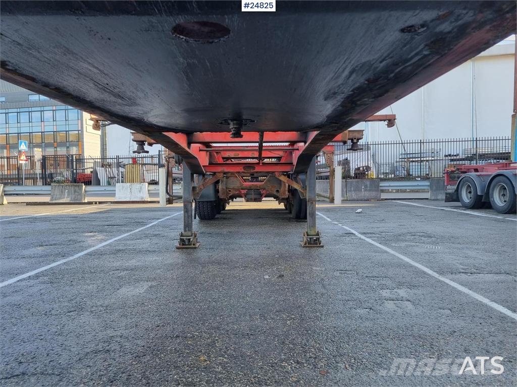 Fruehauf Container chassis for 20- and 40-Foot Containers Rimorchi portacontainer