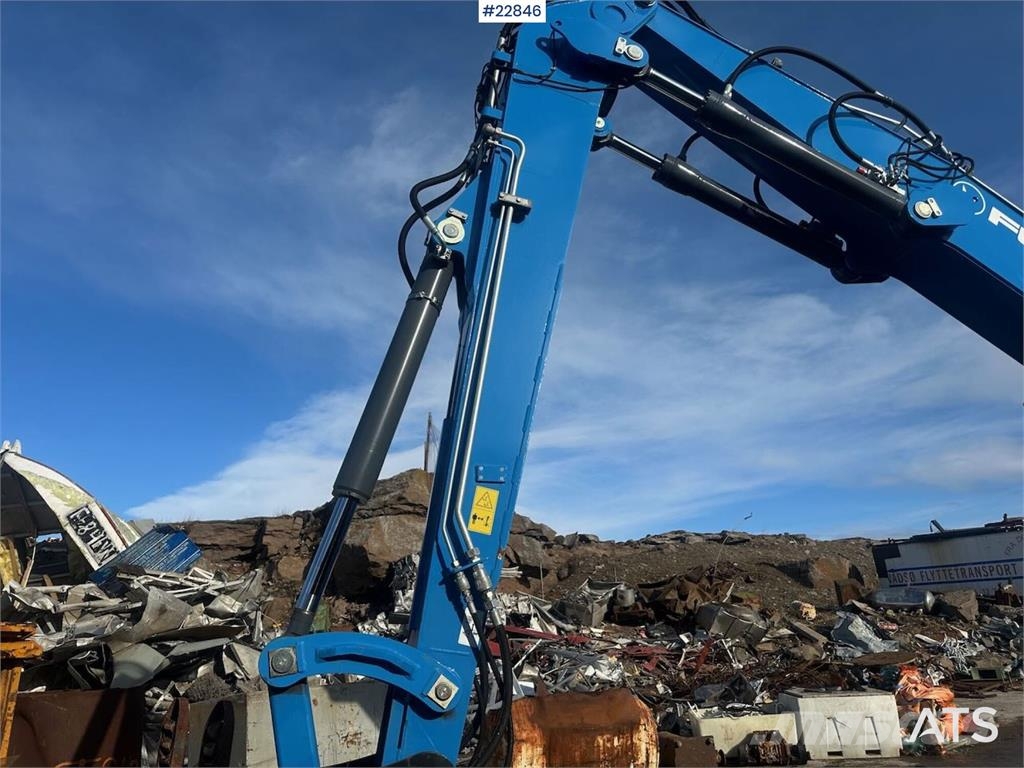 Fuchs MHL 320 S5 Material handler with grab. WATCH VIDEO Escavadeiras de rodas