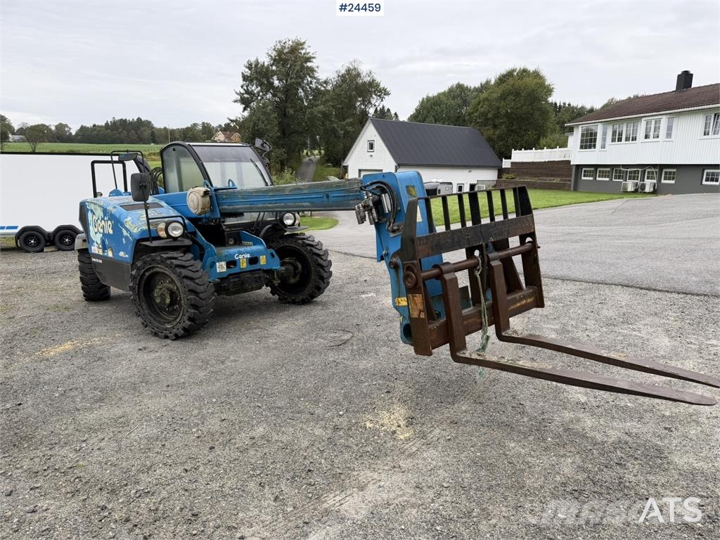 Genie GTH-2506 telescopic handler supplied with a bucket Teleskophjullastere