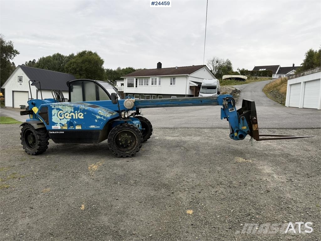 Genie GTH-2506 telescopic handler supplied with a bucket Teleskophjullastere