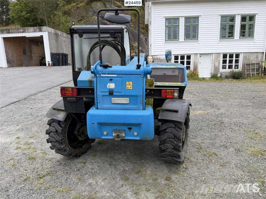Genie GTH-2506 telescopic handler supplied with a bucket Teleskophjullastere