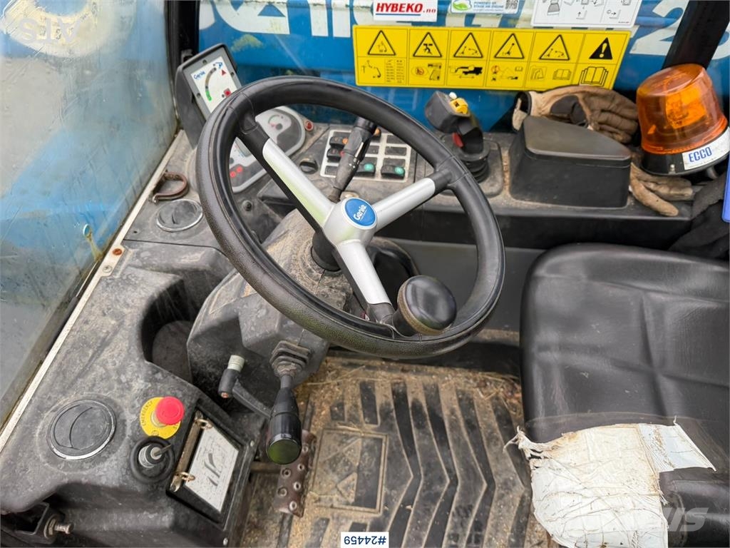 Genie GTH-2506 telescopic handler supplied with a bucket Teleskophjullastere