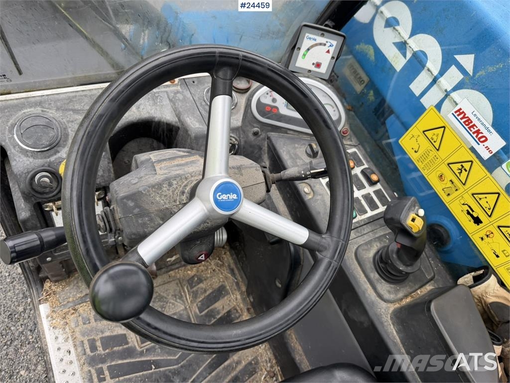 Genie GTH-2506 telescopic handler supplied with a bucket Teleskophjullastere