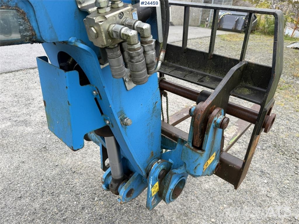 Genie GTH-2506 telescopic handler supplied with a bucket Teleskophjullastere